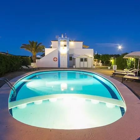 Nuvolet * Cala'N Blanes (Menorca)